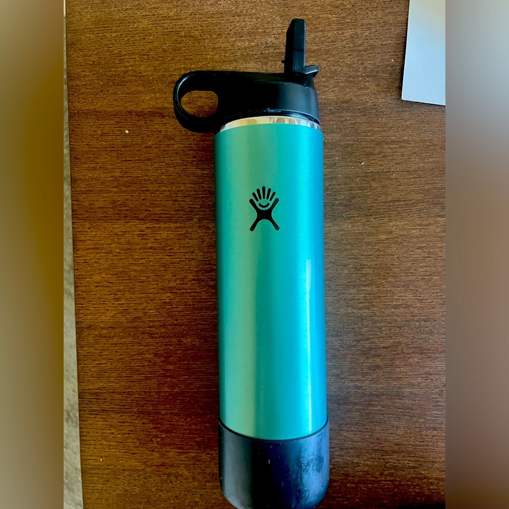 Hydroflask 24oz trail series ice blue